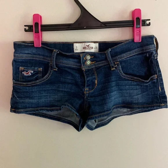 Hollister Shorts - Picture 1 of 3